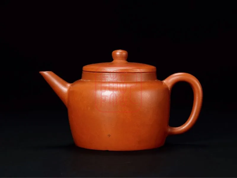 Huệ Mạnh Thần | Trần Ký - Trà Chính Phẩm & Tử Sa Chuẩn Nghi Hưng Ấm Bình Cái khoản Huệ Mạnh Thần, nắp phẳng như mặt gương, thân đầy đặn, vòi thẳng