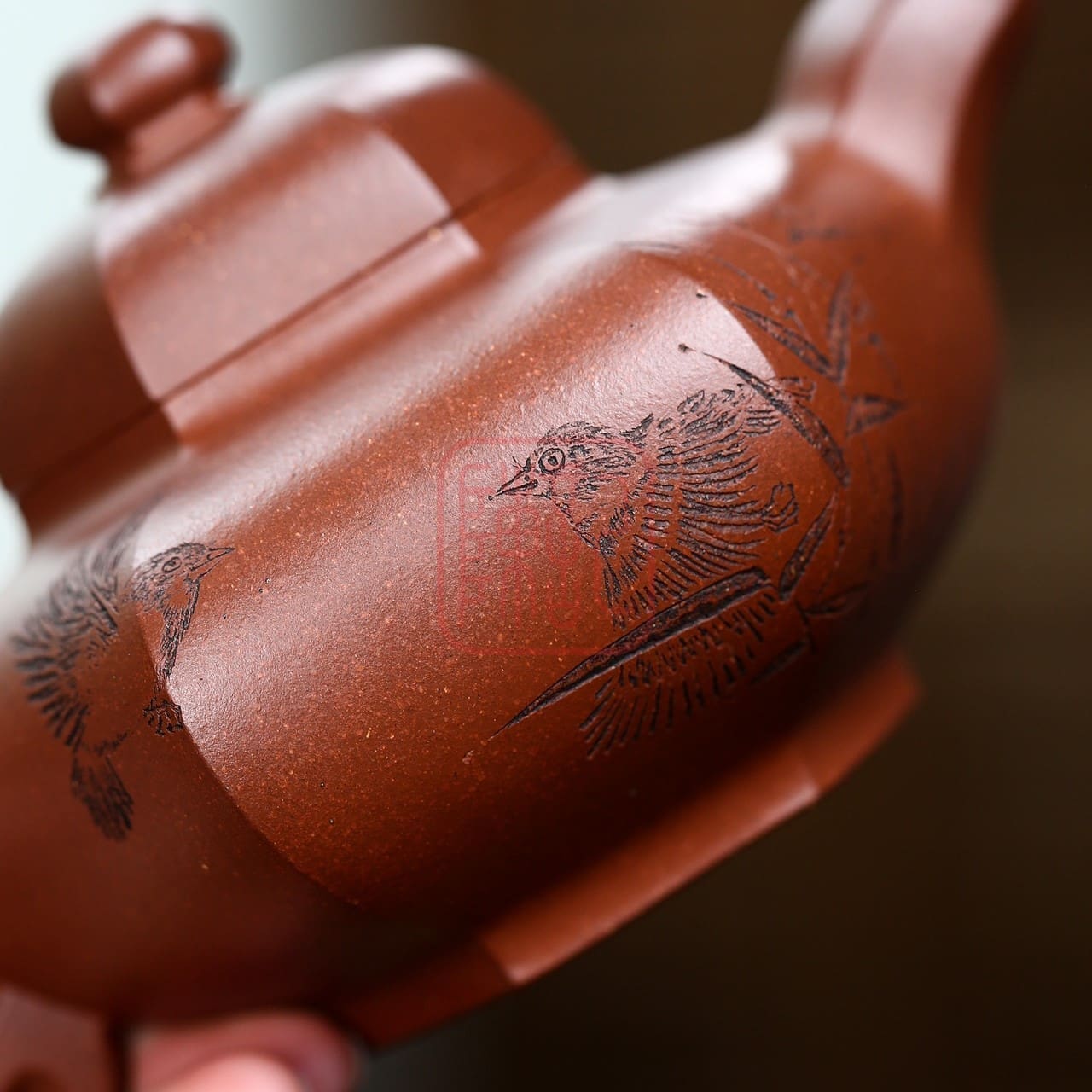 Ấm Tử Sa Lục Phương Hoa Dĩnh 230ml - Đất Đế Tào Thanh - Nghệ Nhân Châu Tân Nguyên | Trần Ký - Trà Chính Phẩm & Tử Sa Chuẩn Nghi Hưng Ấm Tử Sa Lục Phương Hoa Dĩnh 230ml - Đất Đế Tào Thanh - Nghệ Nhân Châu Tân Nguyên - Hình ảnh 4