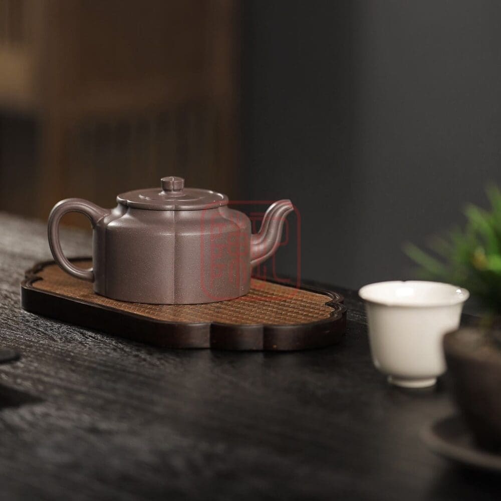 Chế độ xem thay thế của Ấm Tử Sa Mai Hoa Chu Bàn 270ml - Đất Thiên Thanh
