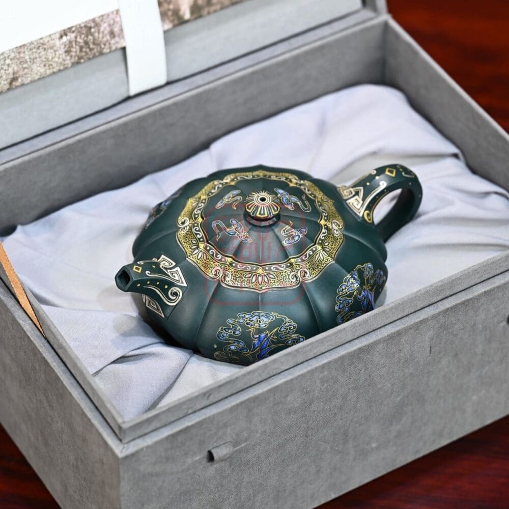 Chế độ xem thay thế của Ấm Tử Sa Bát Hạc Đồng Xuân 360ml - Đất Dân Quốc Lục Pháp Lang Thái - Nghệ Nhân Vương Khánh Hồng
