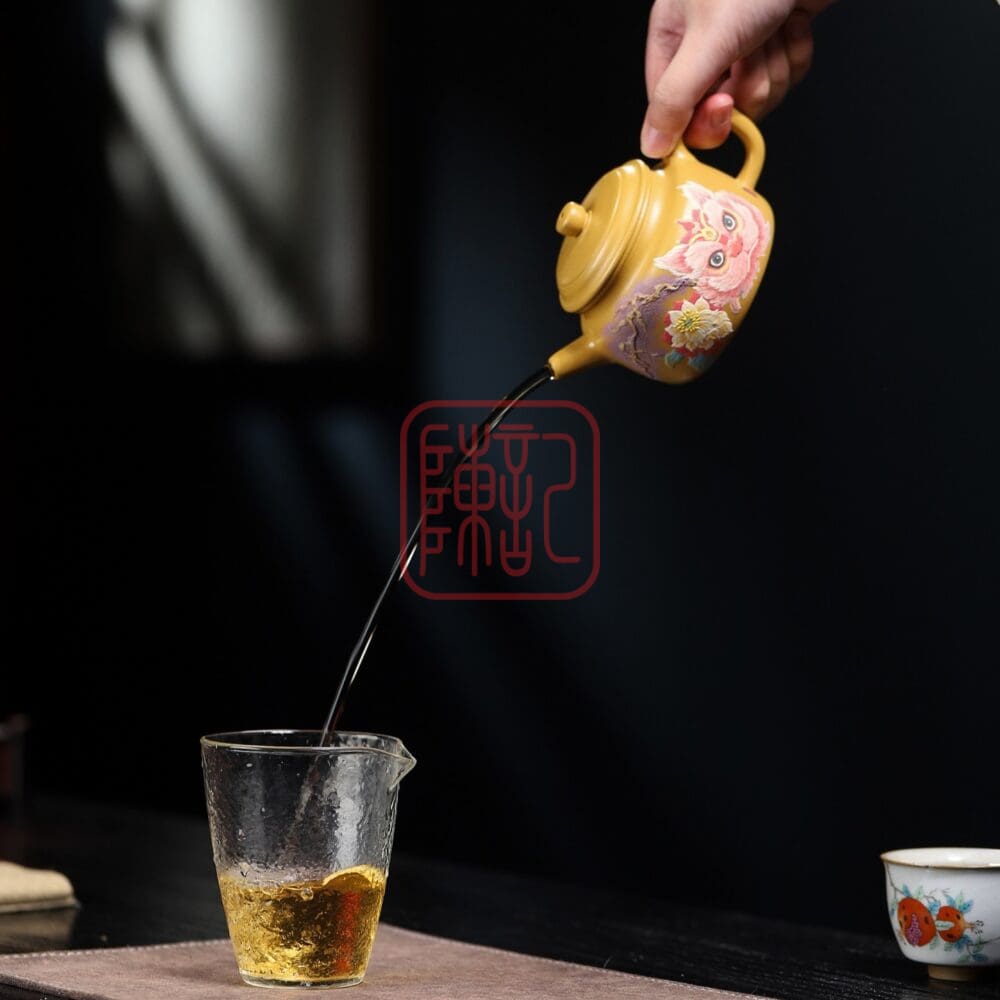 Ấm Tử Sa Đức Chung 220ml - Đất Hoàng Kim Chu Nê - Nghệ Nhân Dương Quân Bảo | Trần Ký - Trà Chính Phẩm & Tử Sa Chuẩn Nghi Hưng Am Tu Sa Duc Chung 220ml Dat Hoang Kim Chu Ne Nghe Nhan Duong Quan Bao 8